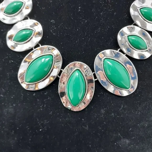 Necklace Bracelet Pierced Earrings Set Emerald Green Faux Stone Silver Tone 21" - Picture 6 of 8